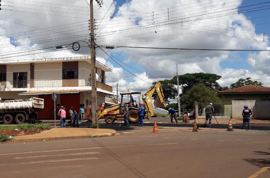 Trecho que cedeu após incidente com 2 ônibus da TCCC é recuperado pela Prefeitura de Sarandi